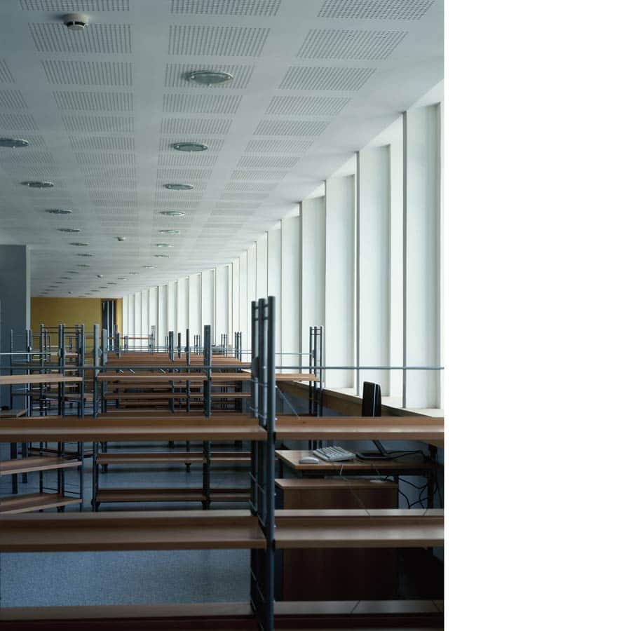 architecture, CHAPUIS ROYER ARCHITECTES, Hyères, équipement, médiathèque, façade pierre, attique, réhabilitation