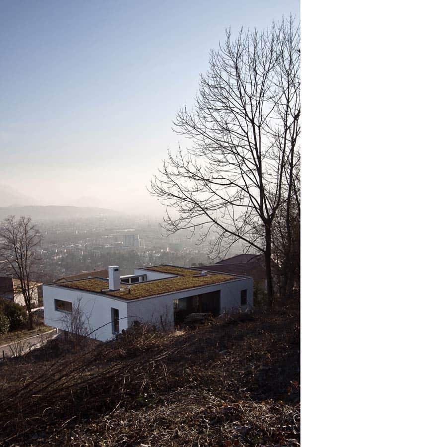 architecture, CHAPUIS ROYER ARCHITECTES, CORENC, maison, figure en H, patio, béton brut, Isère