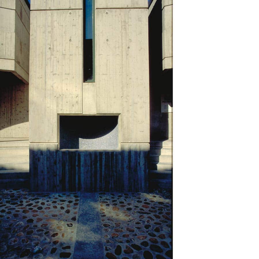 Architecture, CHAPUIS ROYER ARCHITECTES, Nyons, Drôme, médiathèque, équipement public, béton brut