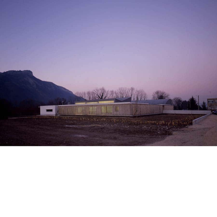 architecture CHAPUIS ROYER équipement centre socio-culturel patio enfants intra-muros ERP Isère