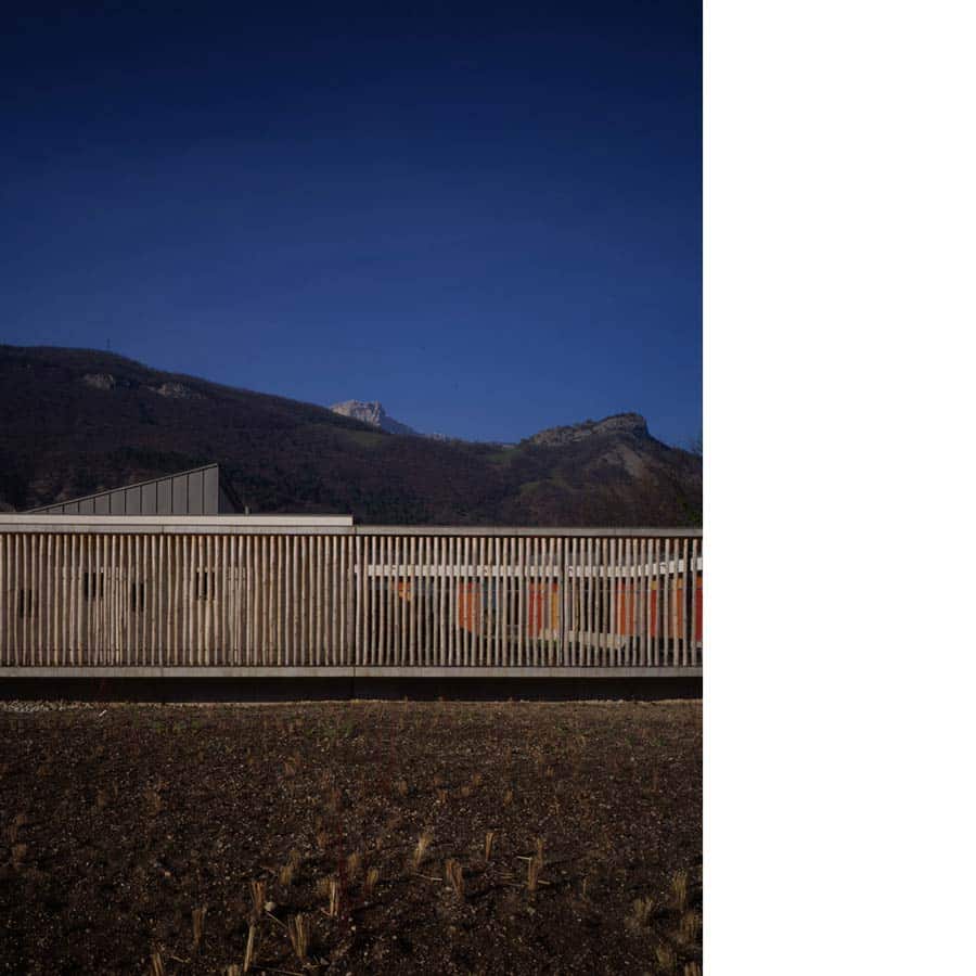 architecte dominique CHAPUIS christine ROYER équipement centre socio-culturel patio enfants intra-muros ERP Isère