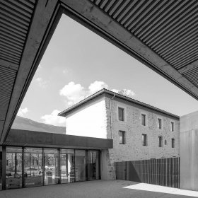 Médiathèque, salle polyvalente, espaces jeunes, Montbonnot - Saint-Martin